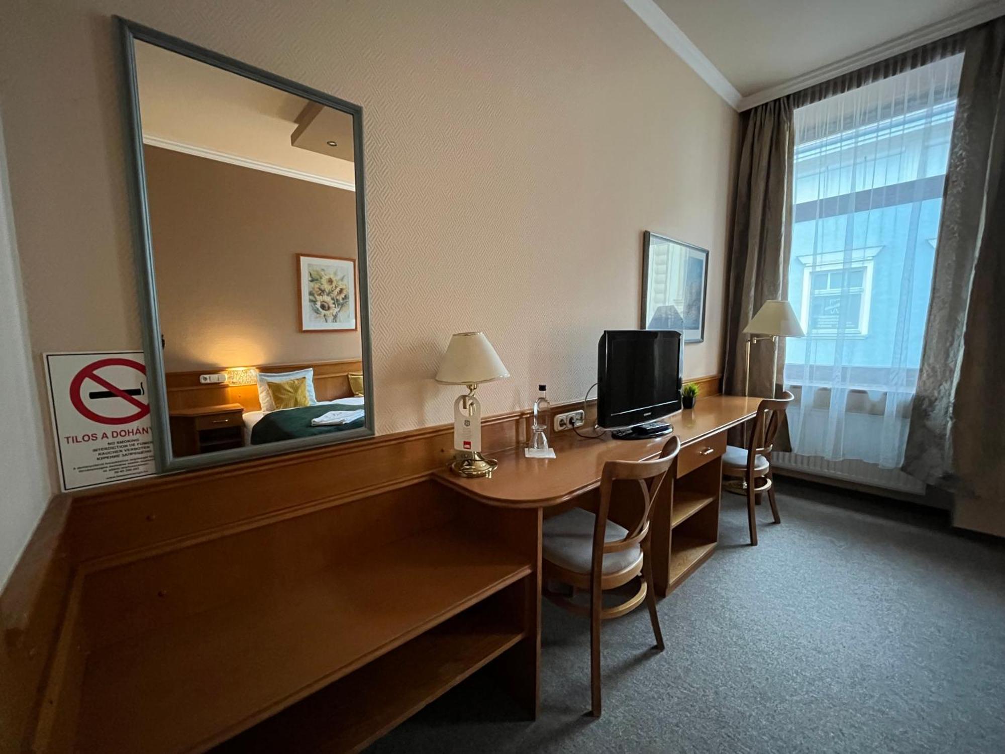 Hotel Wagner Szombathely Buitenkant foto