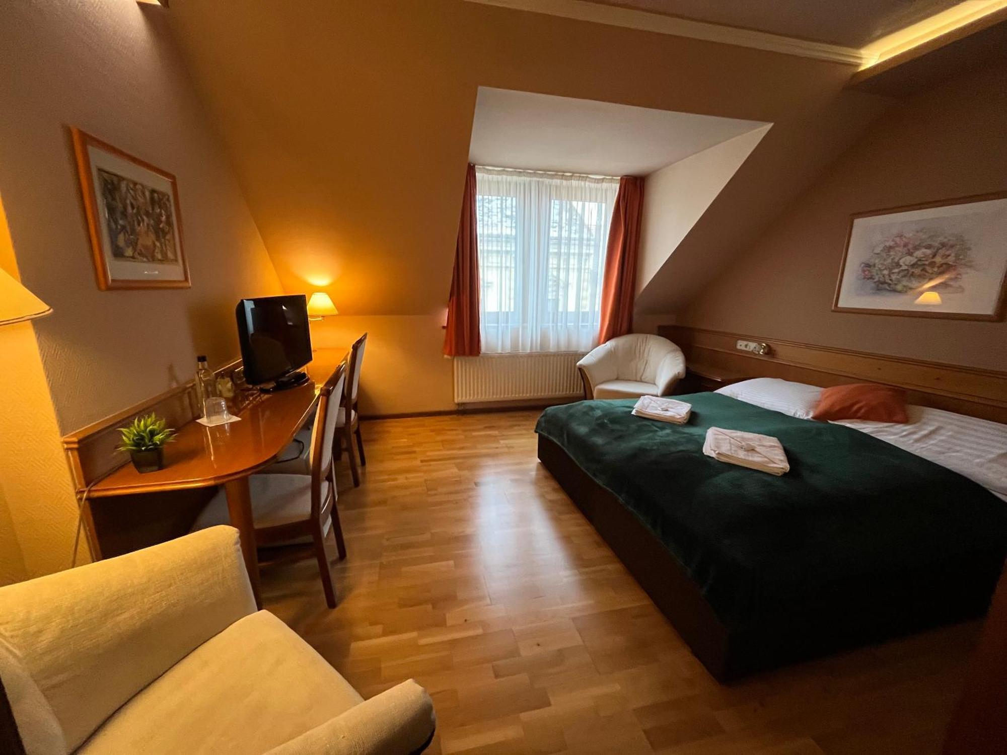 Hotel Wagner Szombathely Buitenkant foto