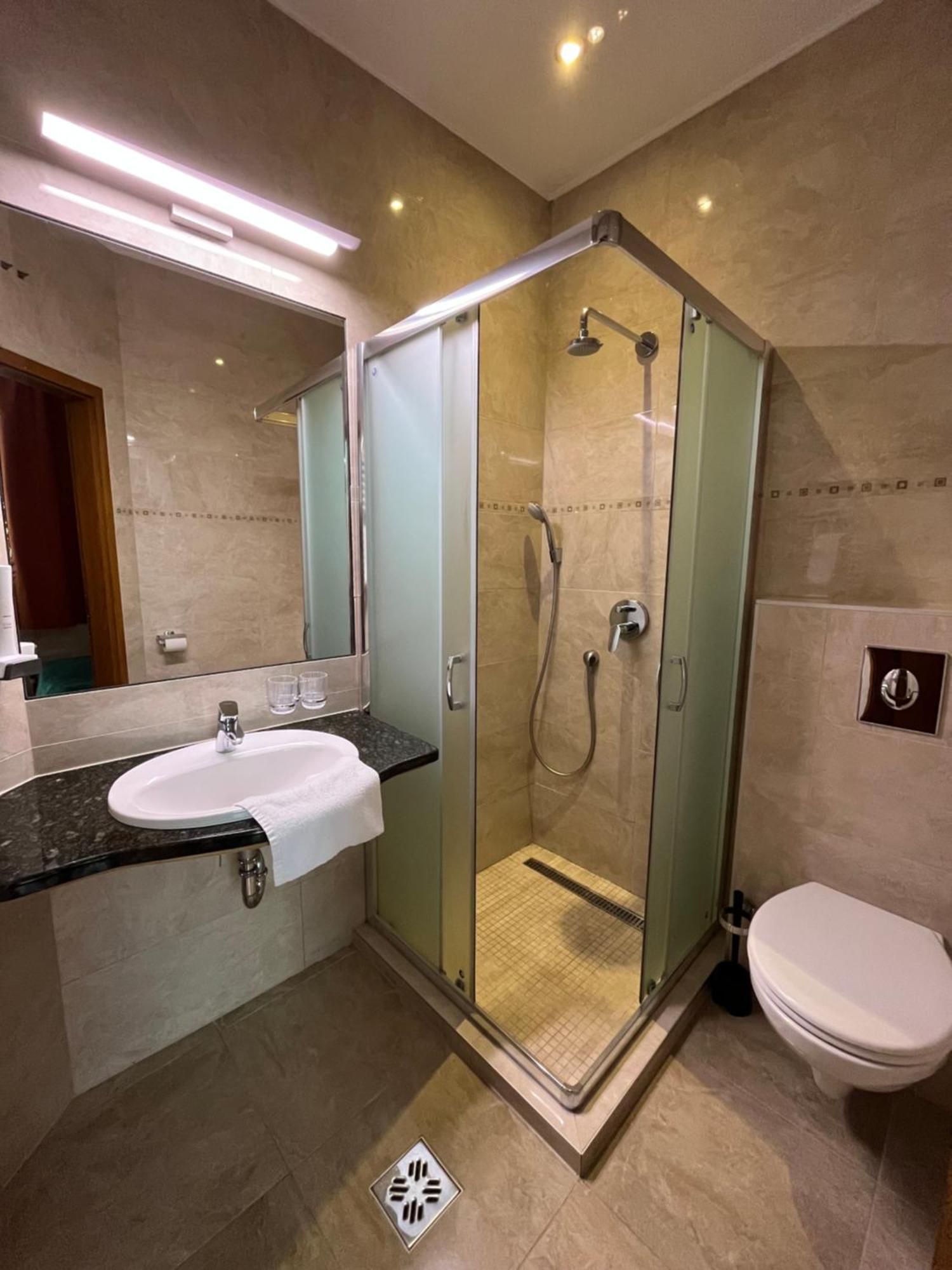 Hotel Wagner Szombathely Buitenkant foto